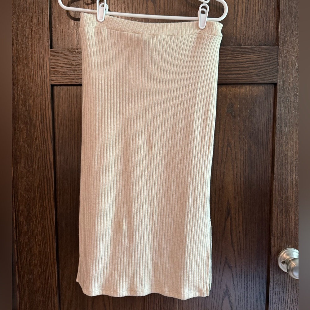 Cream Ribbed Skirt - Picture 2 of 2